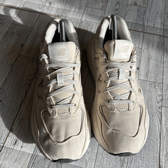 New Balance 5740 Nimbus women's 9.5‎ Sea Salt & White Low Top Sneaker  Running - Picture 7 of 10